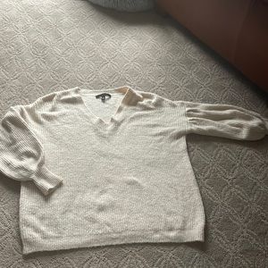 Women’s ballon sleeve sweater